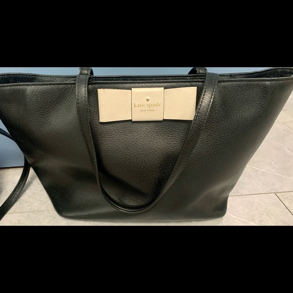 Kate spade black zipper purse with cute white bow
